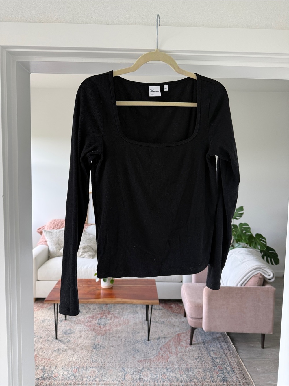 Black Aritzia Long-Sleeve Square Neck Top